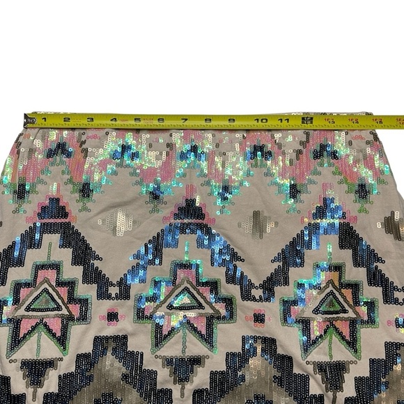 ❄️3/$20 EXPRESS Tan Aztec Tribal Boho Multicolor Sequin Print Mini Skirt, Small - Picture 6 of 9
